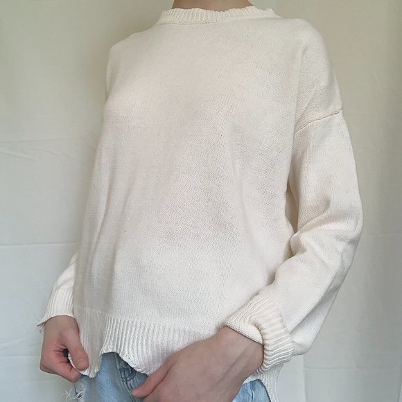 ☁️Urban Outfitters Scalloped Sweater☁️ - Picture 1 of 4